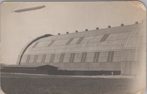 Zeppelin airship dirigible - zeppelin,