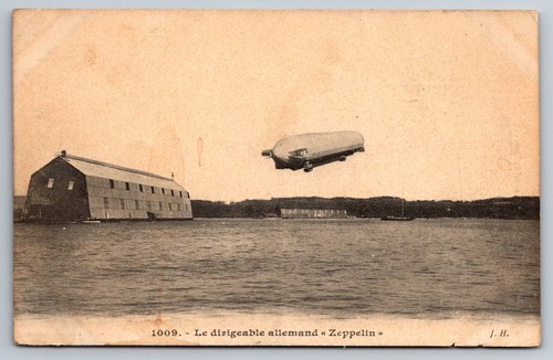Postcard dirigeable - postcard, le